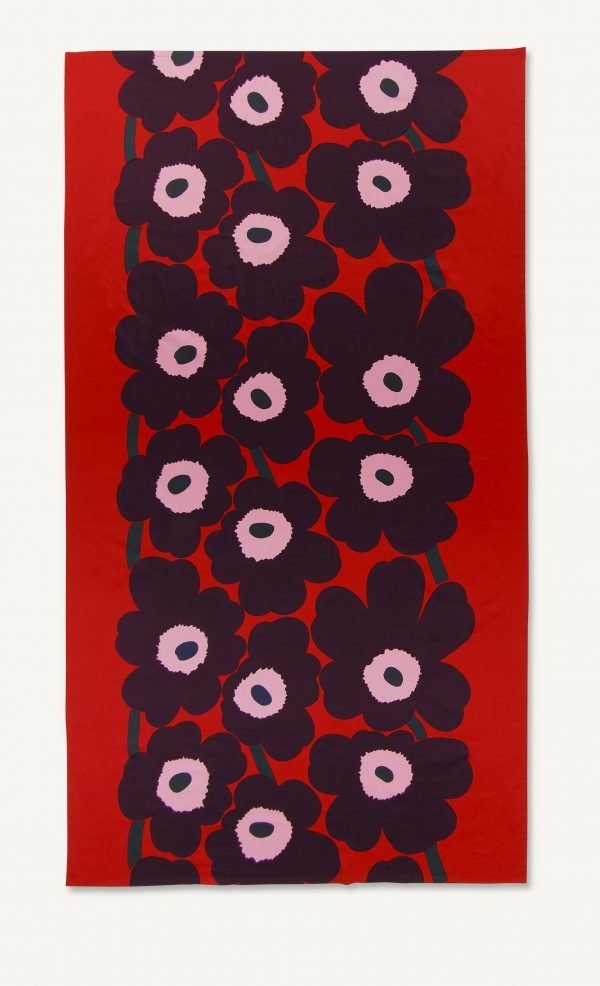 Marimekko Unikko Satiinipöytäliina Punainen Violetti Vaaleanpunainen 155x280 Cm