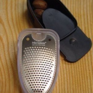 Microplane Nutmeg Shake'n'grate