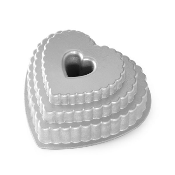 Nordic Ware Tiered Heart Bundt Kakkuvuoka